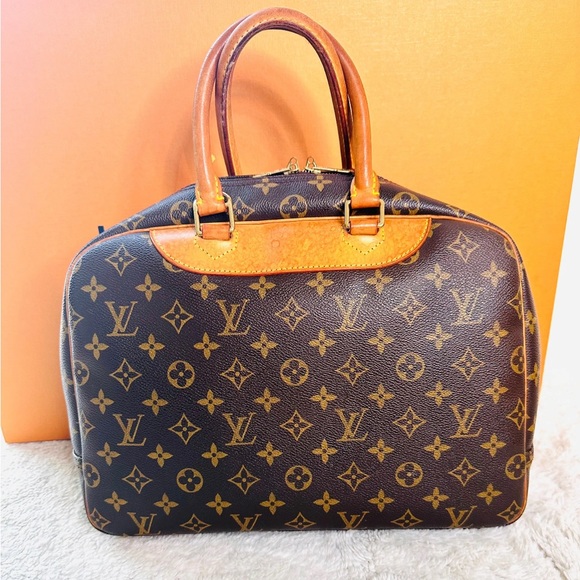 Louis Vuitton Handbags - Louis Vuitton Deauville monogram